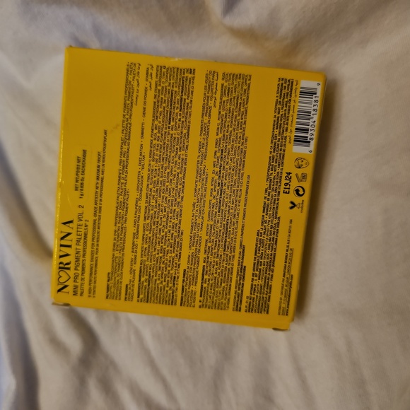 Make up - Picture 4 of 5